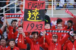 现场气氛热烈，球场上的奇迹让人动容的简单介绍
