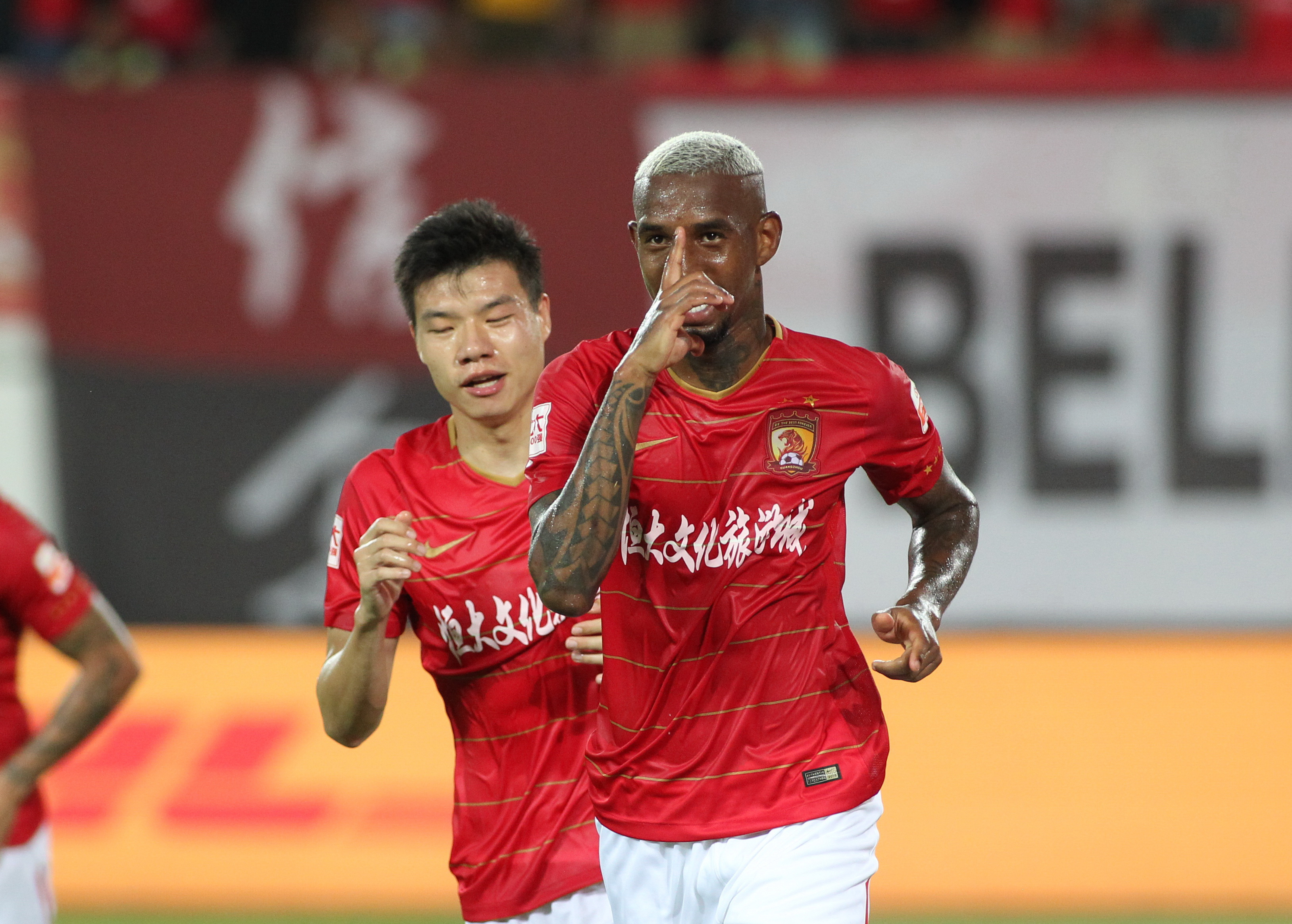 关于上港巨斧入手！三哥澳大利亚顶级舞台挑战的信息